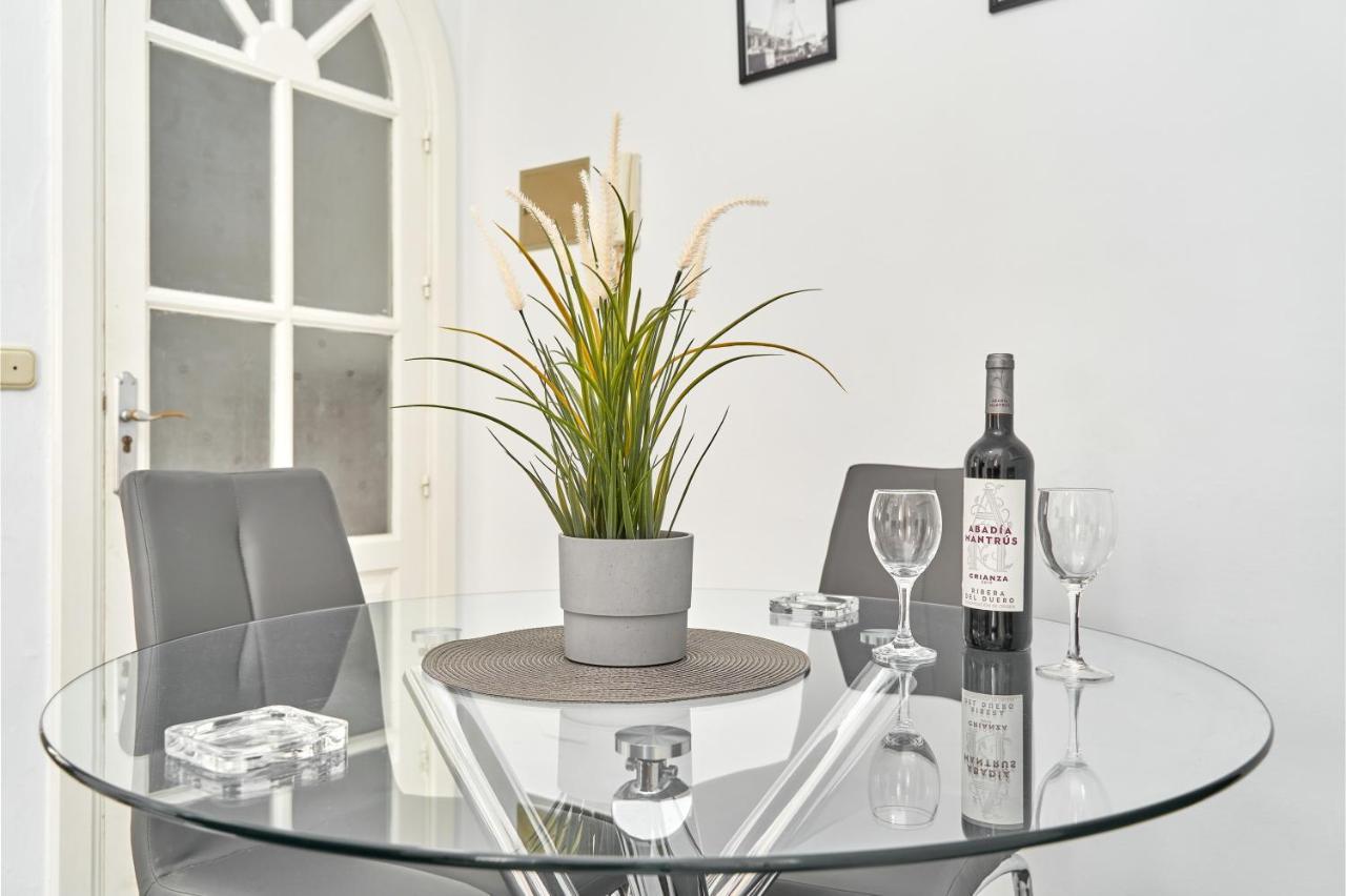 Casa Carmen Apartment เนร์คา ภายนอก รูปภาพ